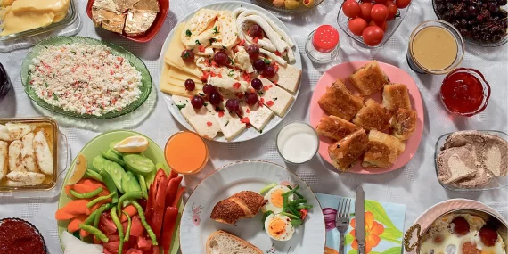 Sahurda Tok Tutan Yiyecekler: Sahurda Ne Yersek Acıkmayız?